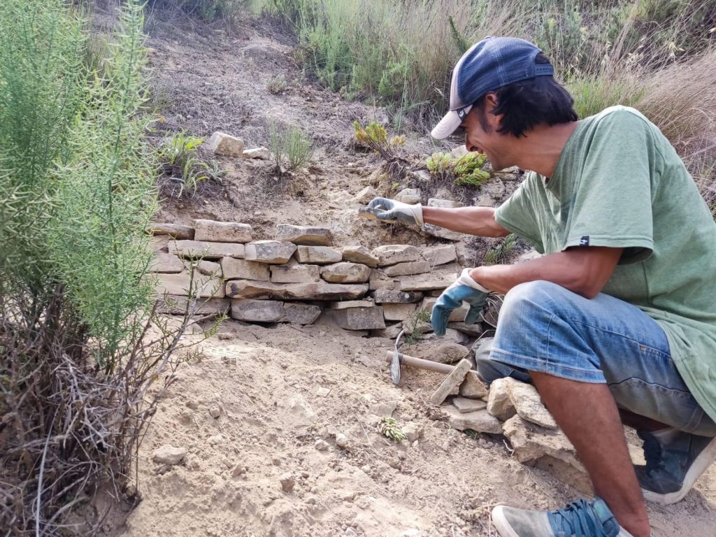 traditional spanish dry stone wall building